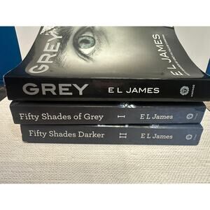 E. L  James  Fifty Shades of Grey vol 1 & 2, Grey